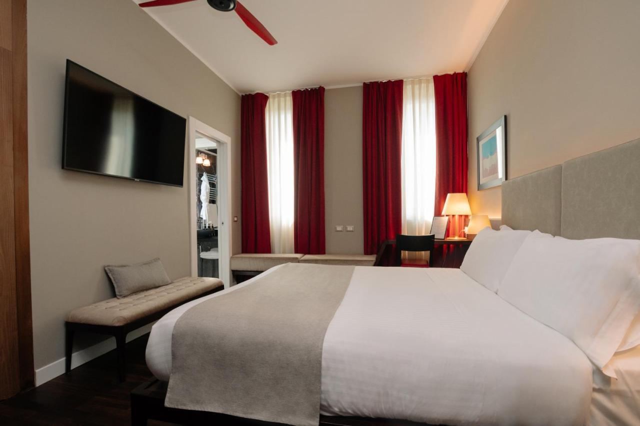 10 Keys Milano Hotel ภายนอก รูปภาพ