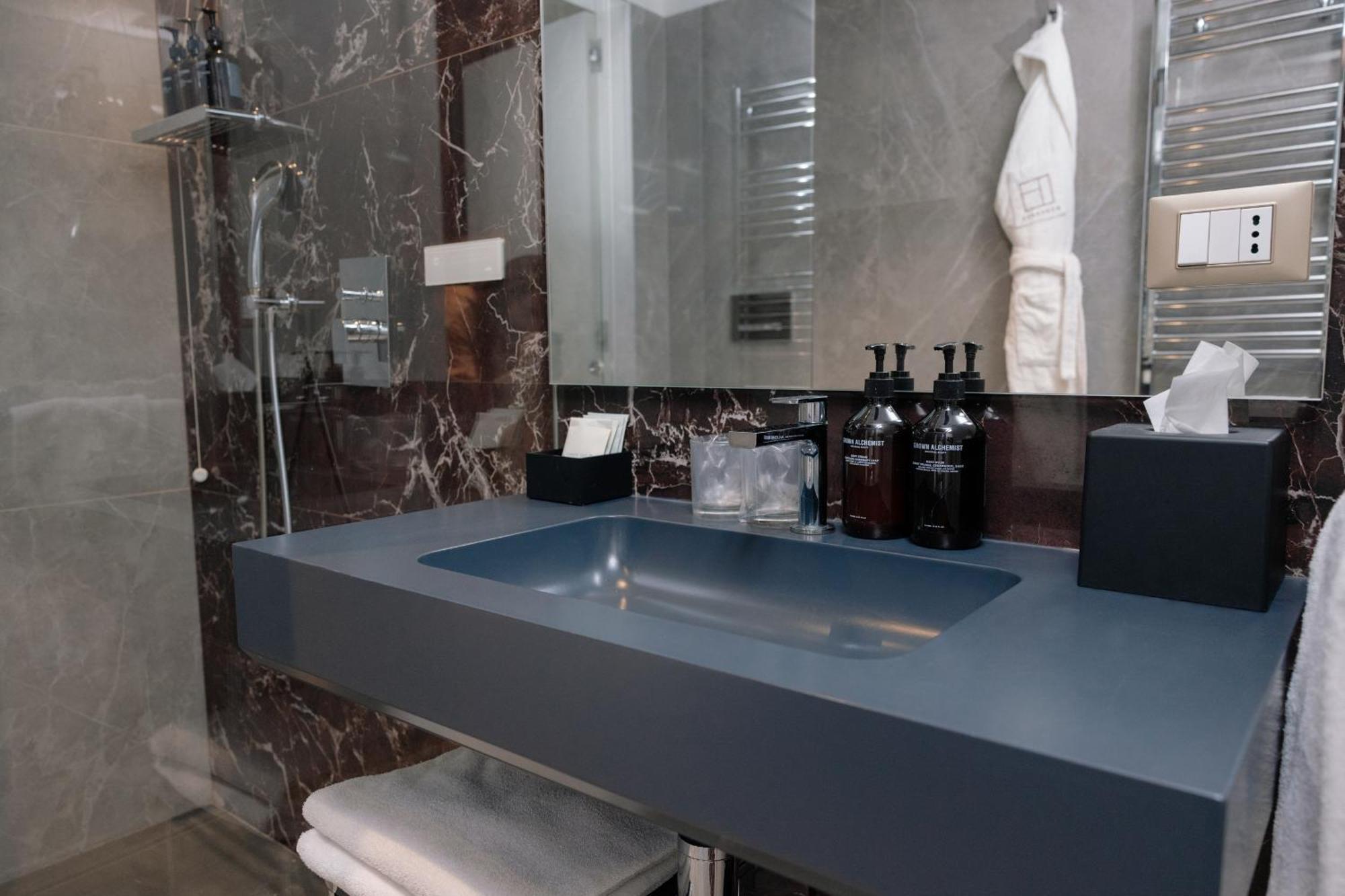 10 Keys Milano Hotel ภายนอก รูปภาพ