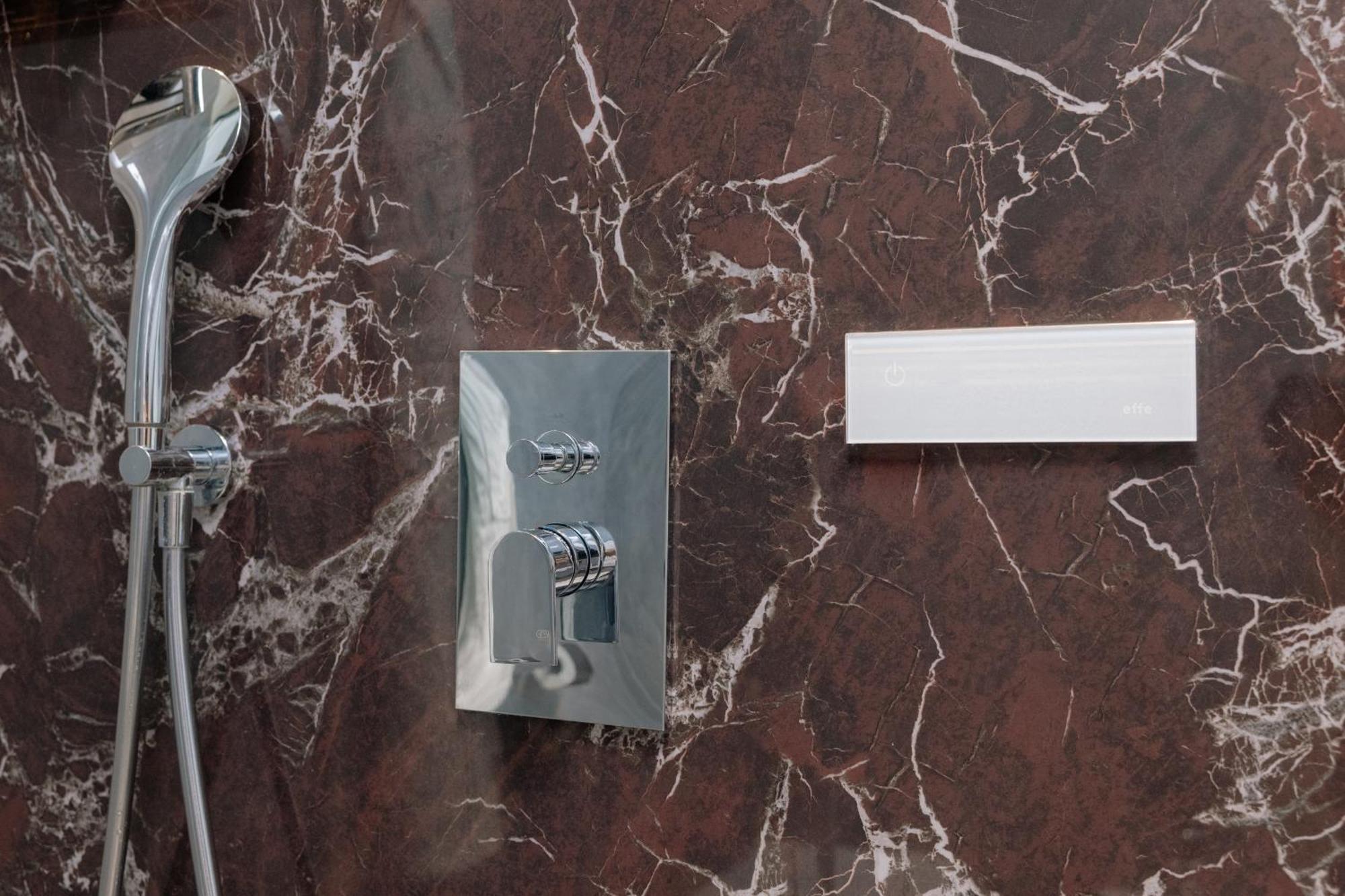 10 Keys Milano Hotel ภายนอก รูปภาพ