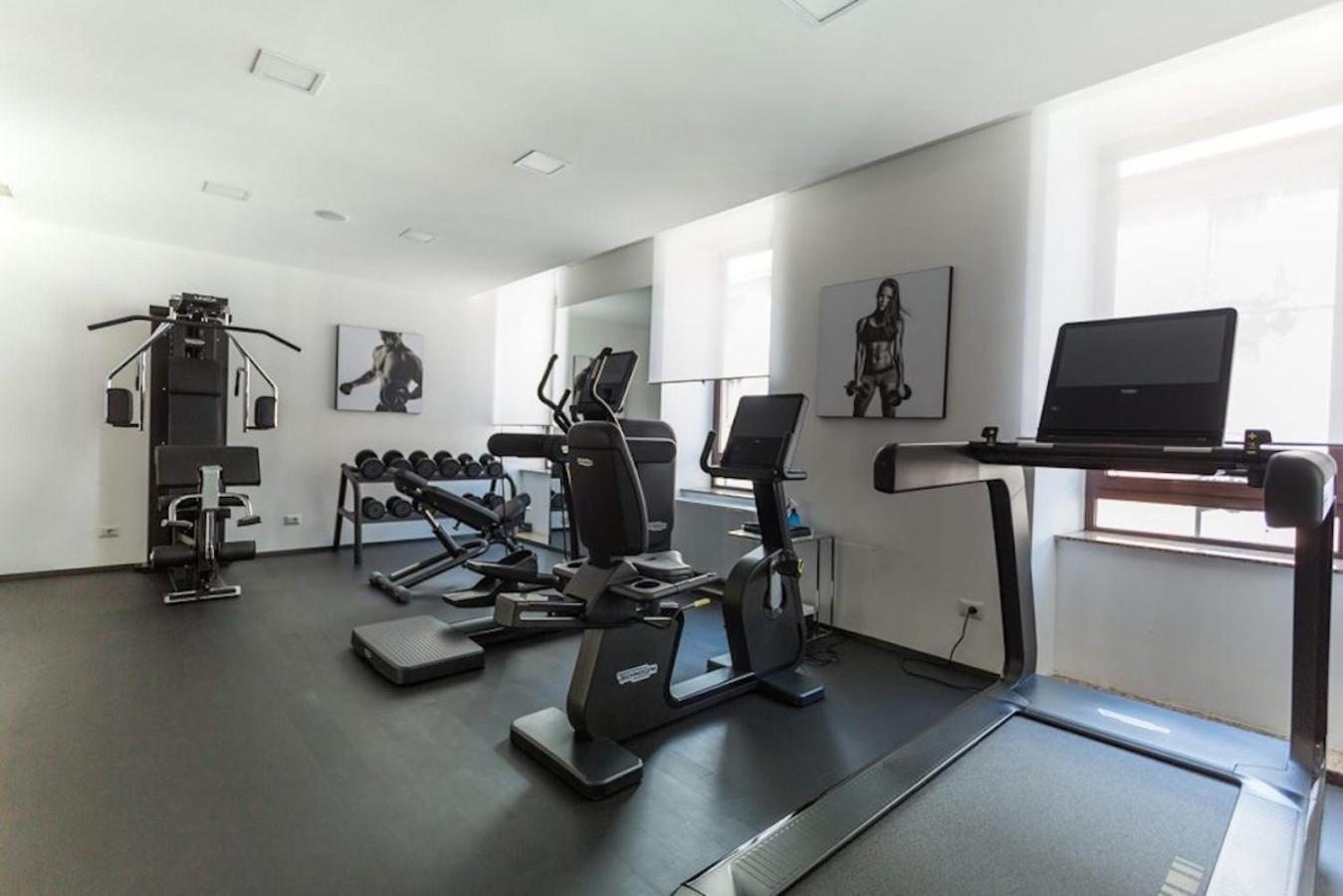 10 Keys Milano Hotel ภายนอก รูปภาพ
